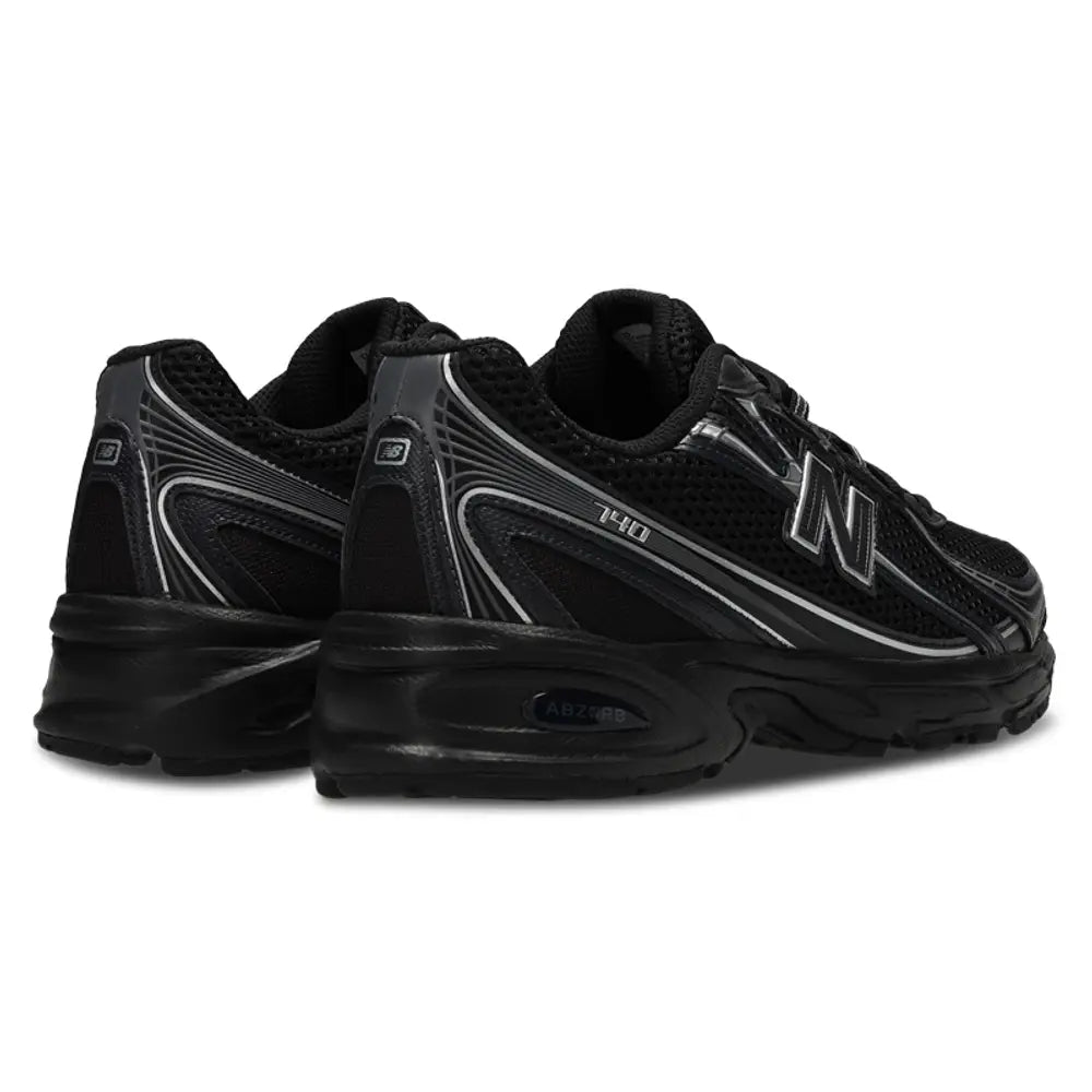 New Balance 740 - Black