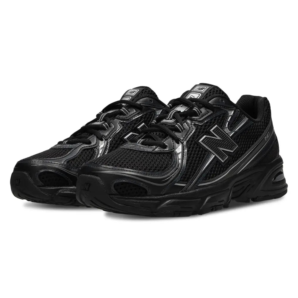 New Balance 740 - Black